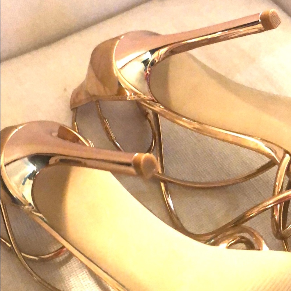 STEVE MADDEN ‘Satire’ Rose Gold Sandals - Picture 12 of 13
